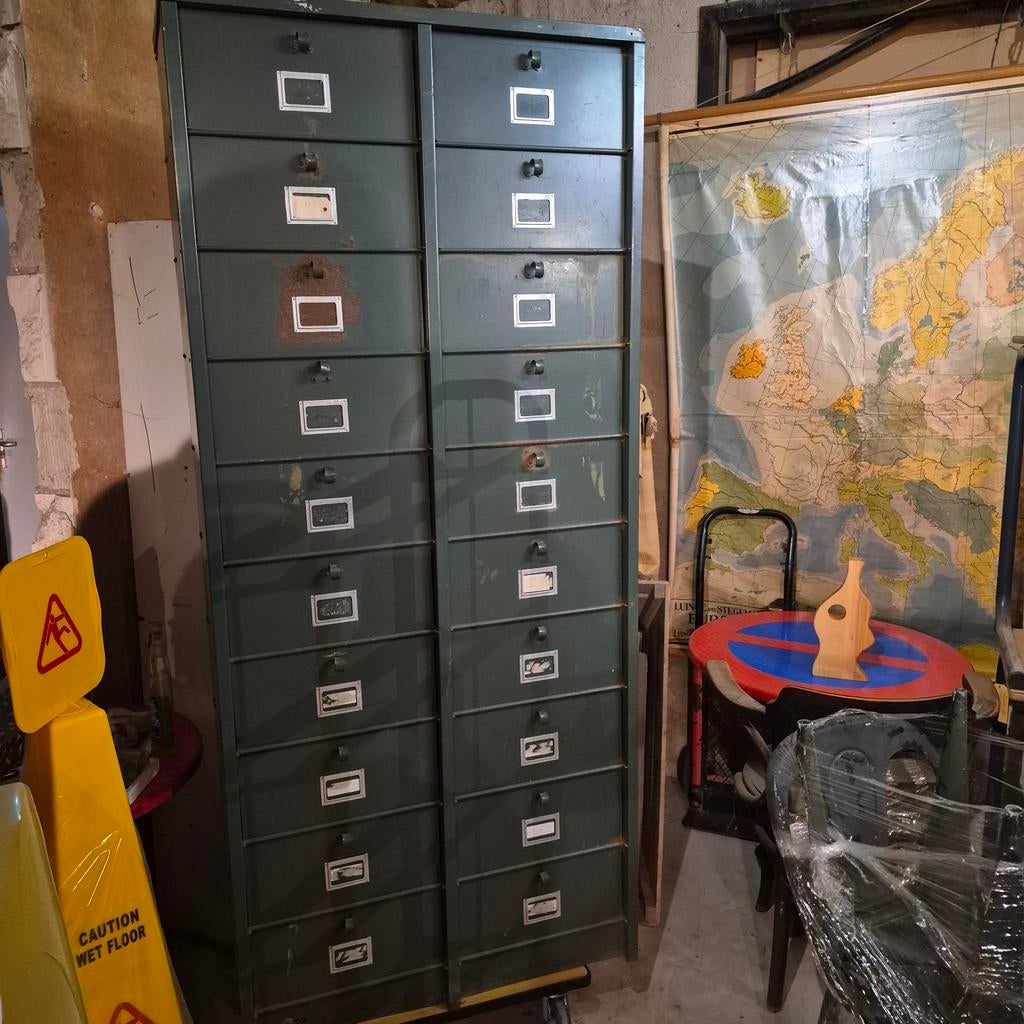 Grote Strafor kleppenkast in mooie vintage staat, Antiek en Kunst, Curiosa en Brocante, Ophalen
