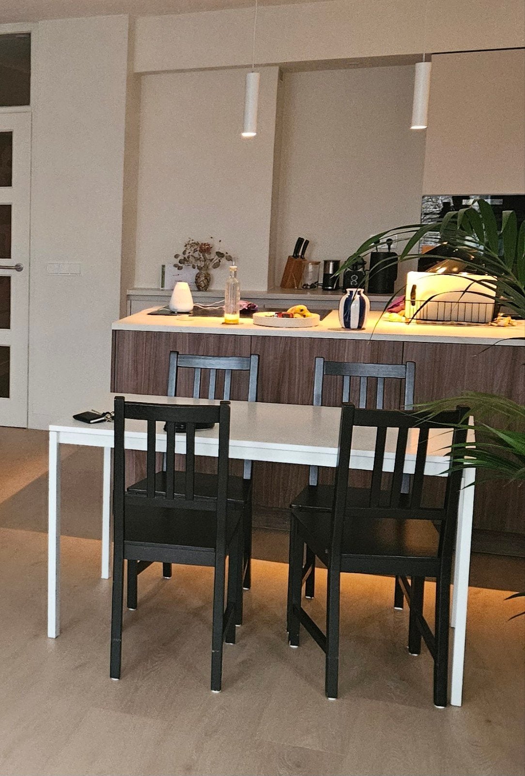 GRATIS Witte Vihals tafel + 4x zwarte Stefan stoelen (ikea), Ophalen of Verzenden, Gebruikt, Rechthoekig, 50 tot 100 cm