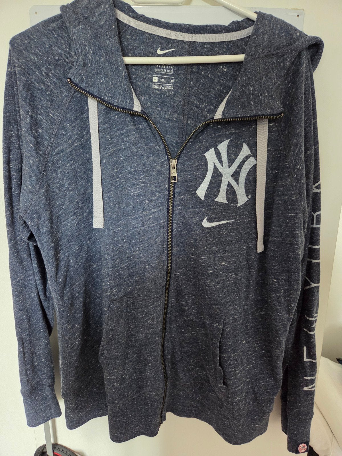 Nike New York Yankees Hoodie - Maat XL, Kleding | Dames, Truien en Vesten, Gedragen, Maat 46/48 (XL) of groter, Blauw, Ophalen of Verzenden