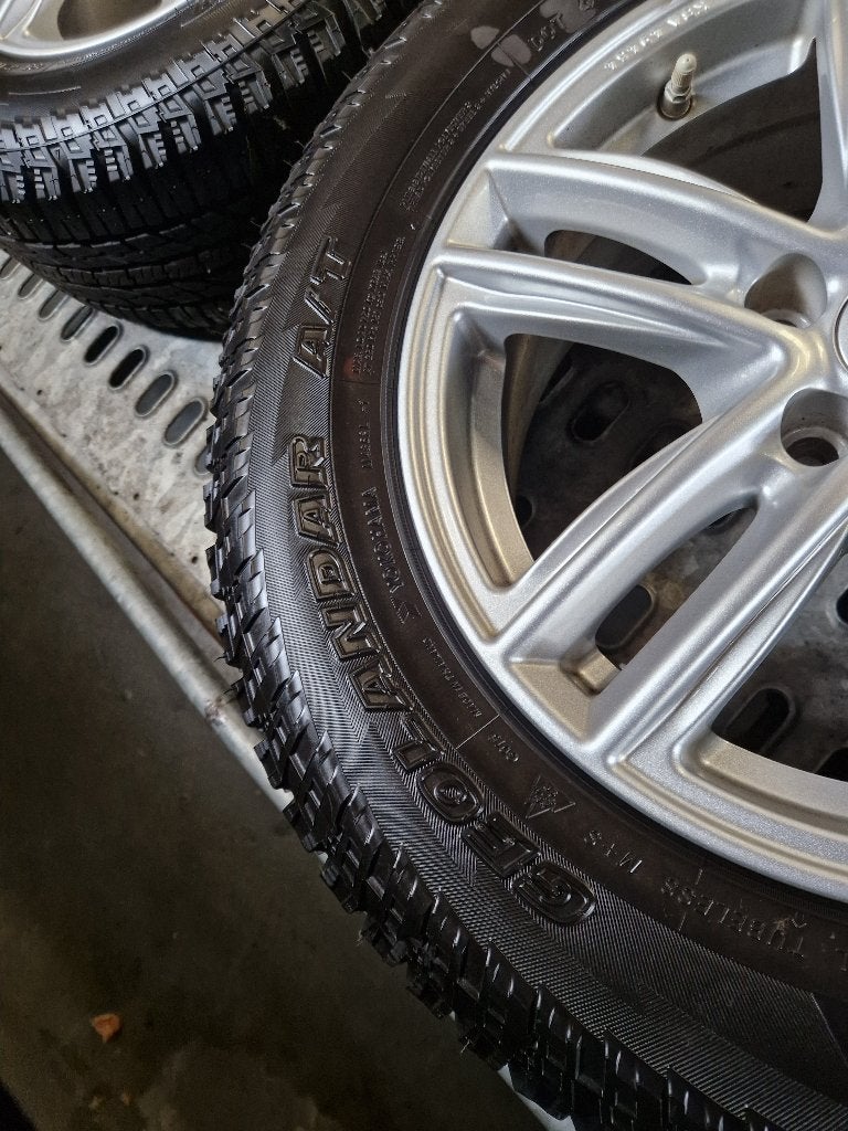 Foto 5 van 16-inch RC-Design RC27 4 stuks velgen incl. A/T banden