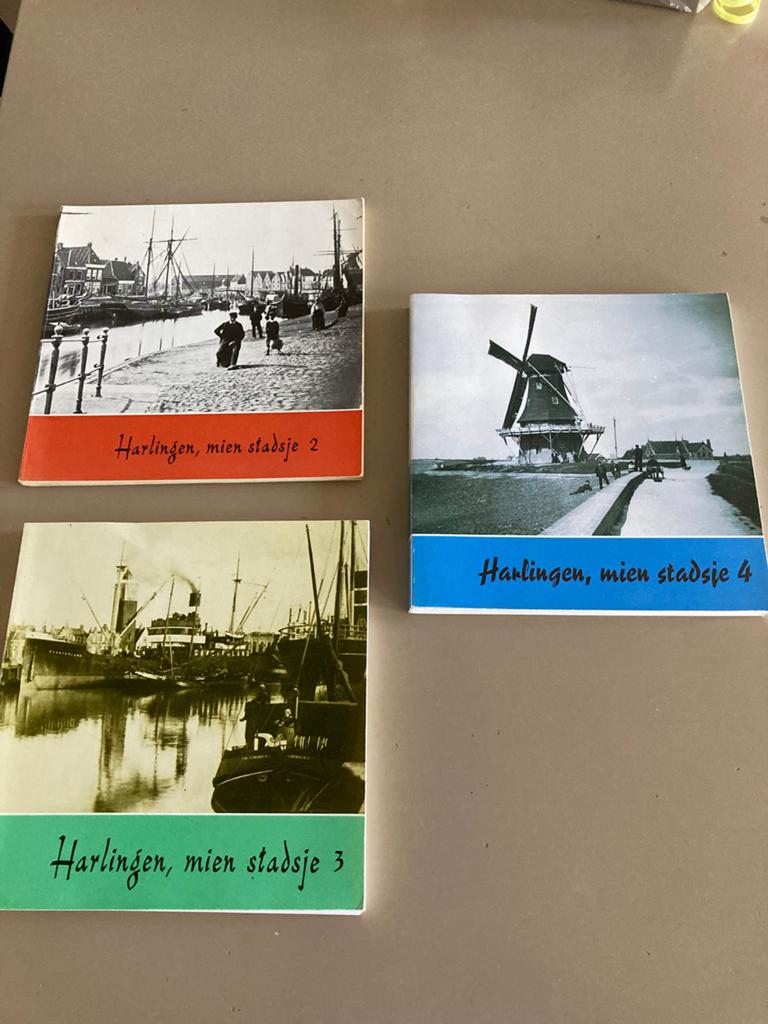Harlingen mien stadsje deel 2, 3 en deel 4, Boeken, Geschiedenis | Stad en Regio, Ophalen of Verzenden, 17e en 18e eeuw, Zo goed als nieuw