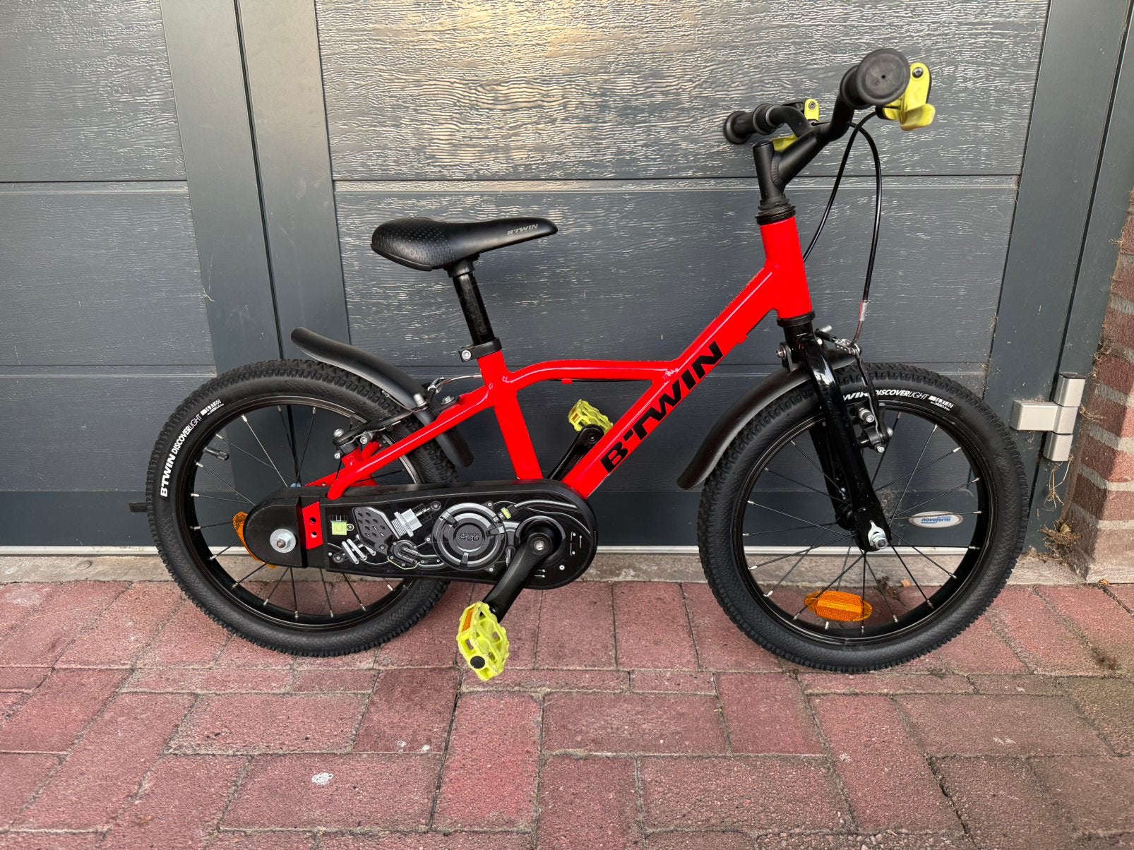 FIETS 16 INCH 900 RACING ROOD B'TWIN, Ophalen, Zo goed als nieuw, 16 inch