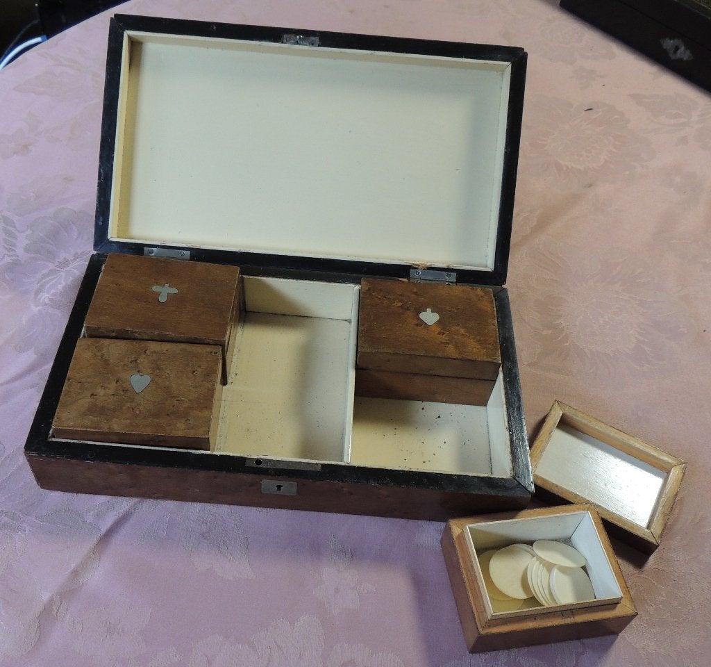 houten doos met 104 benen fiches uit de 50er jaren, Antiek en Kunst, Curiosa en Brocante, Ophalen of Verzenden