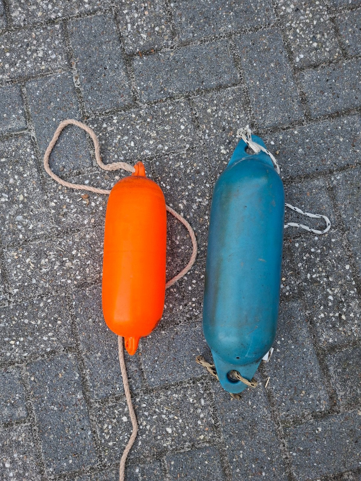 Set van 2 stootwillen (oranje en blauw), Ophalen, Gebruikt, Overige typen