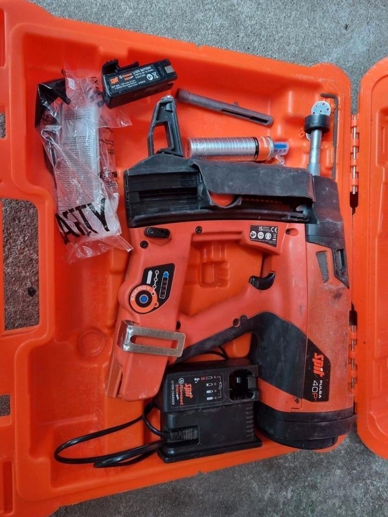 TE KOOP PASLODE MACHINES, Ophalen