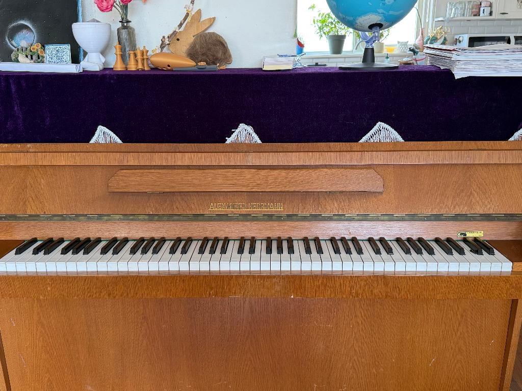 Alexander Herrmann piano met silent systeem / studiepedaal, Ophalen, Gebruikt, Bruin, Piano