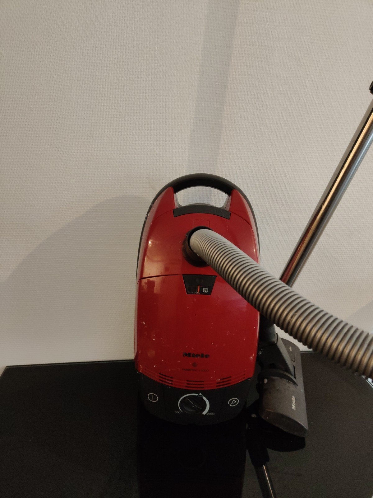 Miele S711 Stofzuiger - Krachtig en Betrouwbaar, Gebruikt, Inclusief accessoires, Miele, 2000 watt of meer