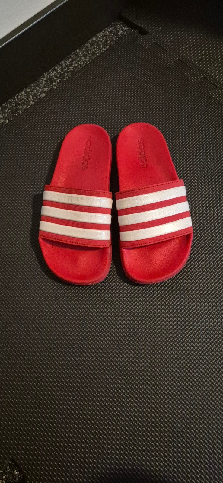Adidas slippers maat 38 - Rood met witte strepen, Ophalen of Verzenden