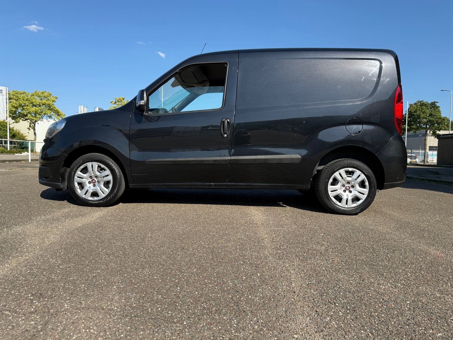Fiat Doblò Cargo 1.6 MJ L1H2 SX I Airco I Navi I, Auto's, Voorwielaandrijving, Euro 5, Stof, Gebruikt