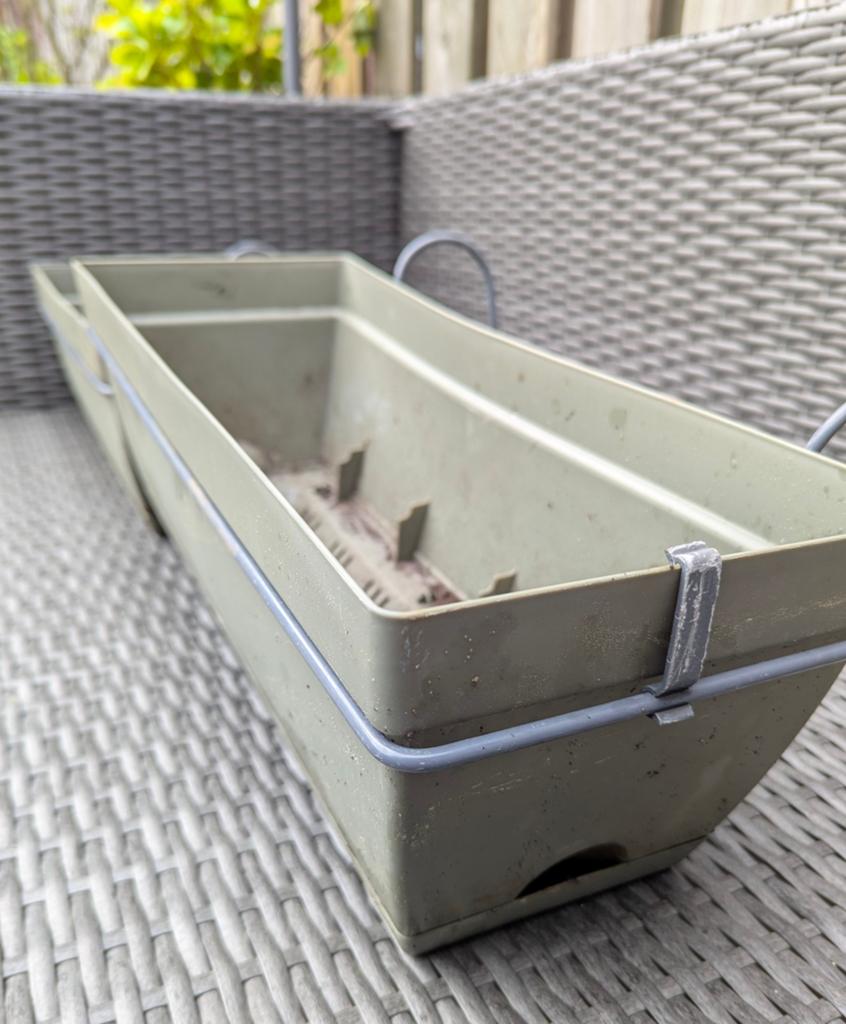 2 bloembakken voor aan het balkon, Tuin en Terras, Bloempotten, Ophalen, Kunststof, Balkon, Rond