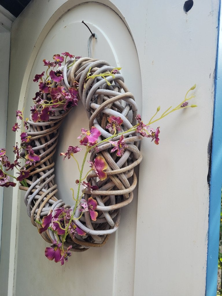 Krans met kunstbloemen foto 1 t/m 3, 40 cm, Heikant 21 Kaatsheuvel, Krans, Belle Vieille Brocante