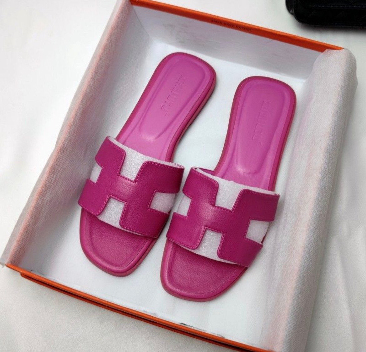 Luxe vrouwen slippers, Ophalen, Zo goed als nieuw, Meisje, Schoentjes