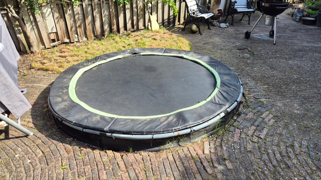 Trampoline gratis af te halen, Kinderen en Baby's, Speelgoed | Buiten | Trampolines, Ophalen