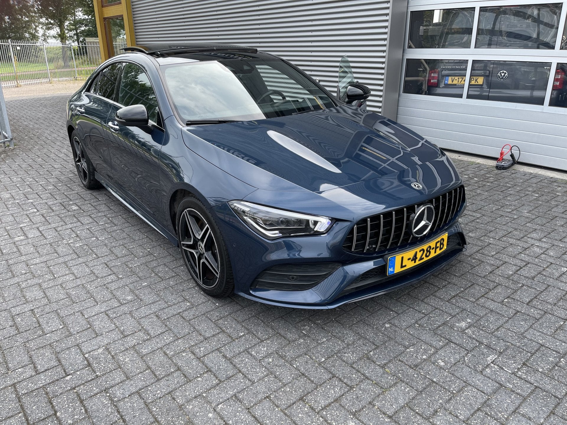 Mercedes-Benz CLA-Klasse 200 Business Solution AMG, Auto diversen, Schadeauto's, Blauw, Mercedes-Benz, Sedan, Robbertsmatenstraat 24
8081HL  ELBURG, NL