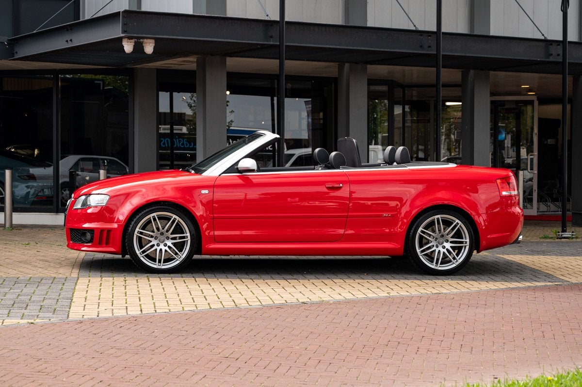 Audi RS4 B7 4.2 V8 Quattro (bj 2007), Auto's, Gebruikt, 8 cilinders, Cabriolet, 4 stoelen