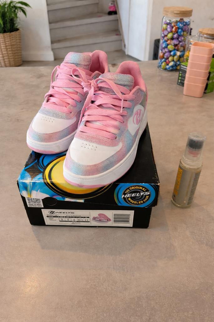 Originele Heelys roze met glitters maat 36.5, Kinderen, Overige typen, Zo goed als nieuw, Ophalen