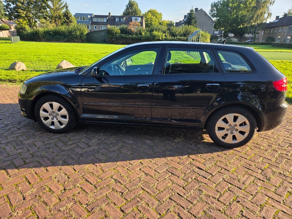 Audi A3 1.2TFSI 77KW SB 2012 Zwart, Auto's, Voorwielaandrijving, Stof, Zwart, 4 cilinders