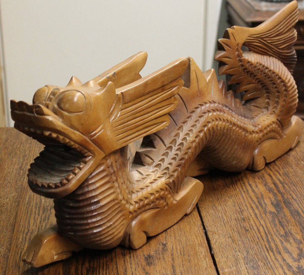 Uniek handgesneden houten drakenbeeld, Overige onderwerpen, Verzenden, 50 - 100 cm, Hout
