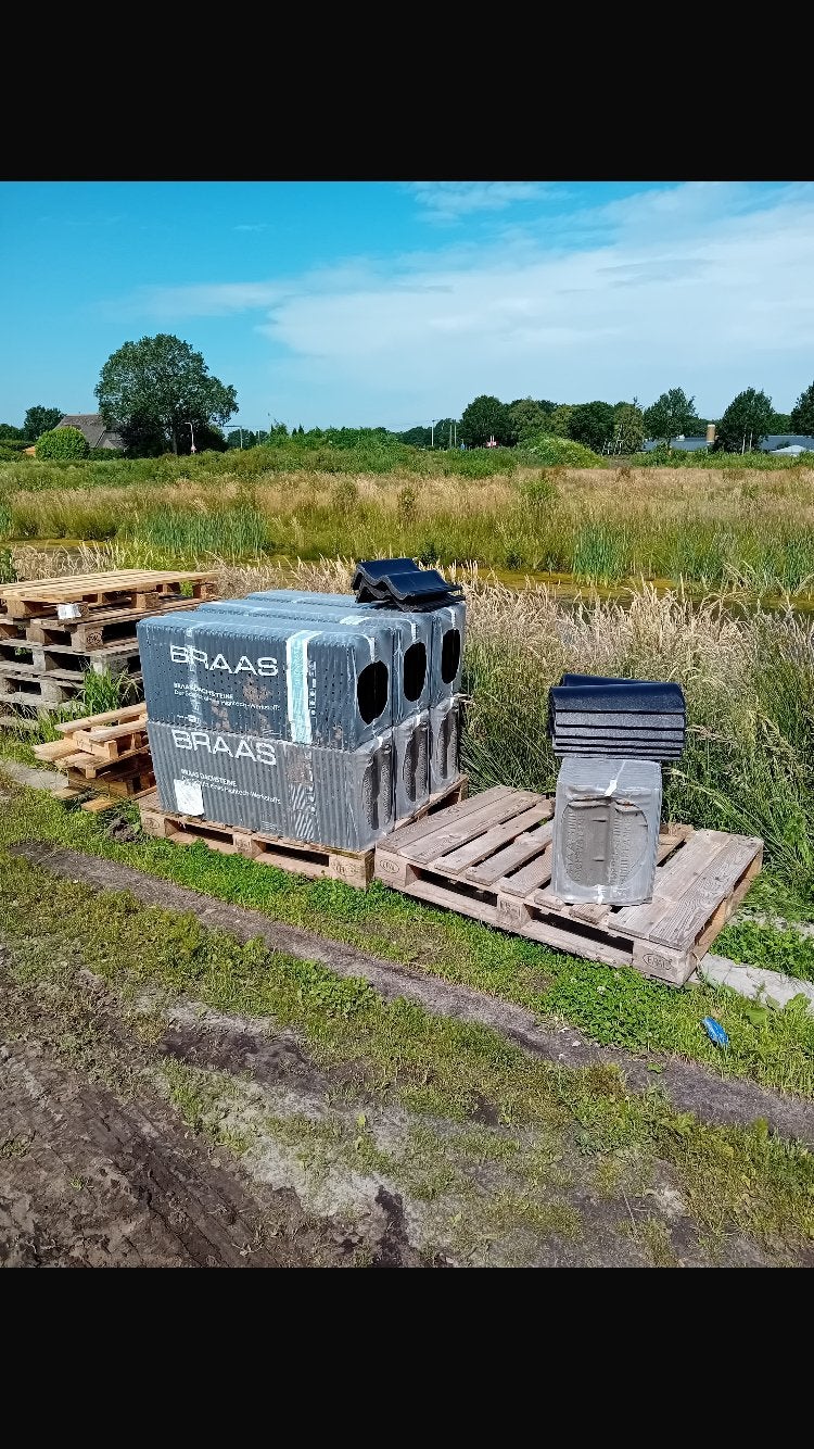 Dakpannen nieuw Braas \Monier, Doe-het-zelf en Verbouw, Dakpannen en Dakbedekking, Ophalen, Steen of Klei, Zwart, Nieuw