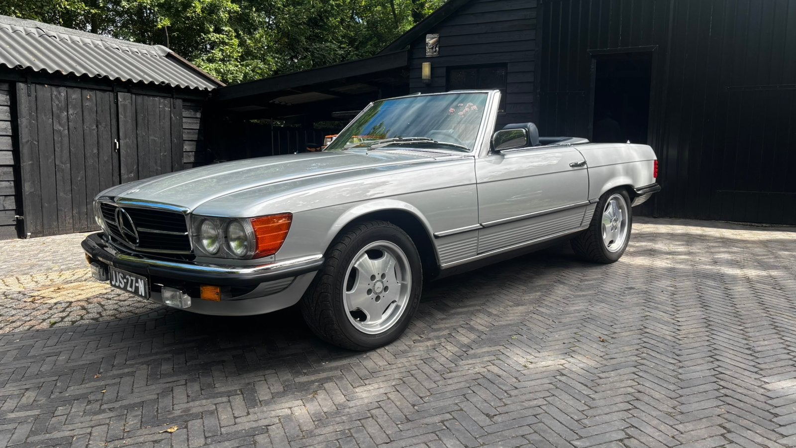 Mooie orginele Mercedes 380 SL 1981, hardtop 2 sets velgen, Auto's, Automaat, Achterwielaandrijving, Cabriolet, Blauw