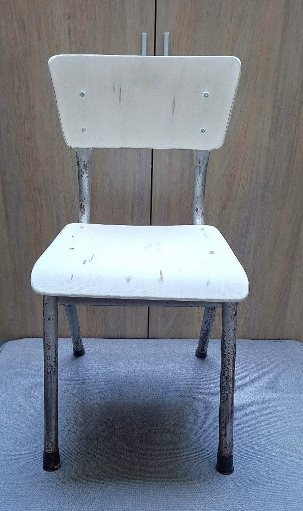 Vintage schoolstoeltje, Ophalen