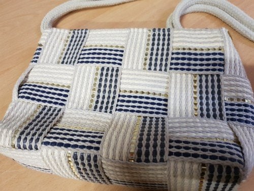Schoudertas, goudkleurig, blauw en crème , met rits, Sieraden, Tassen en Uiterlijk, Tassen | Schoudertassen, Ophalen of Verzenden