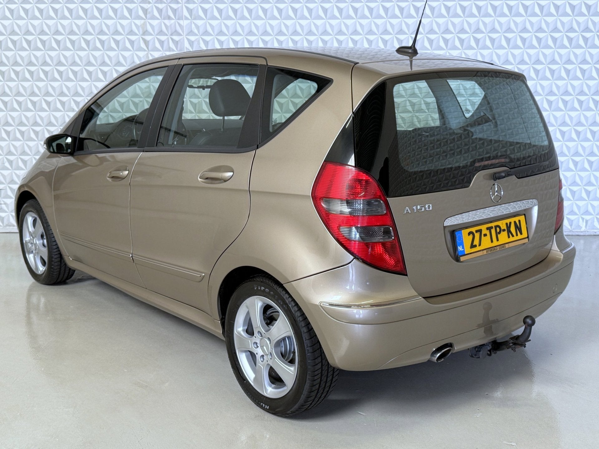 Mercedes-Benz A-klasse 150 AIRCO+TREKHAAK / 97.000km (2007), Auto's, Mercedes-Benz, Voorwielaandrijving, 15 km/l, Origineel Nederlands
