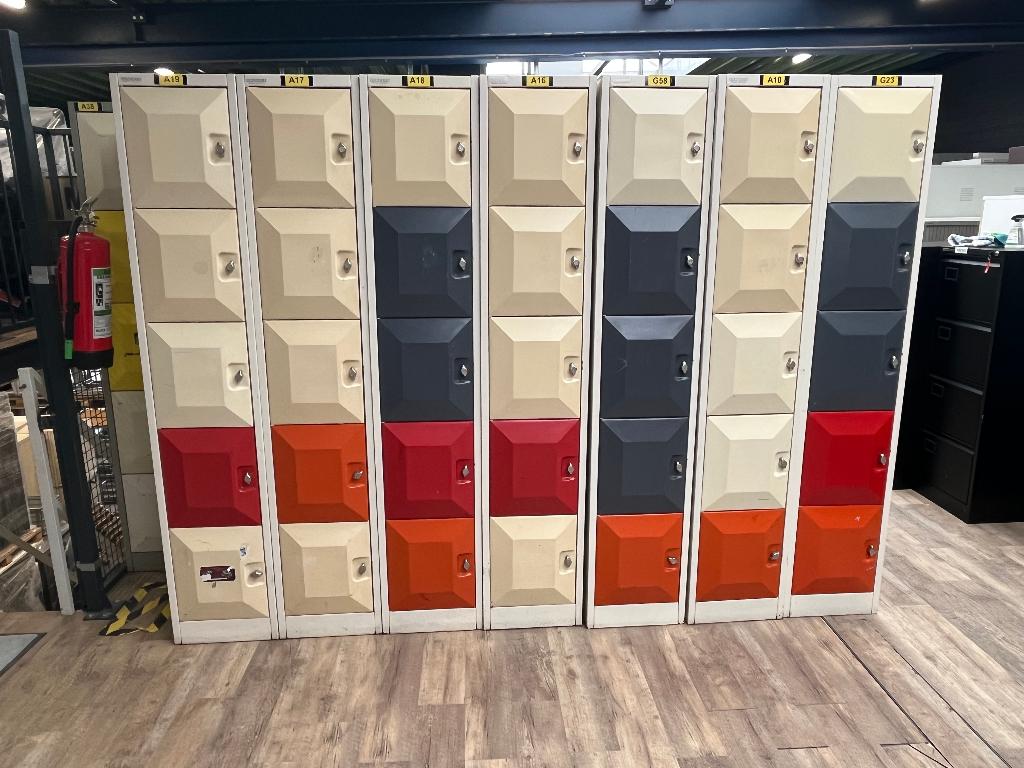 5 deurs lockers – Sonesto (Kleurrijke mix), Ophalen