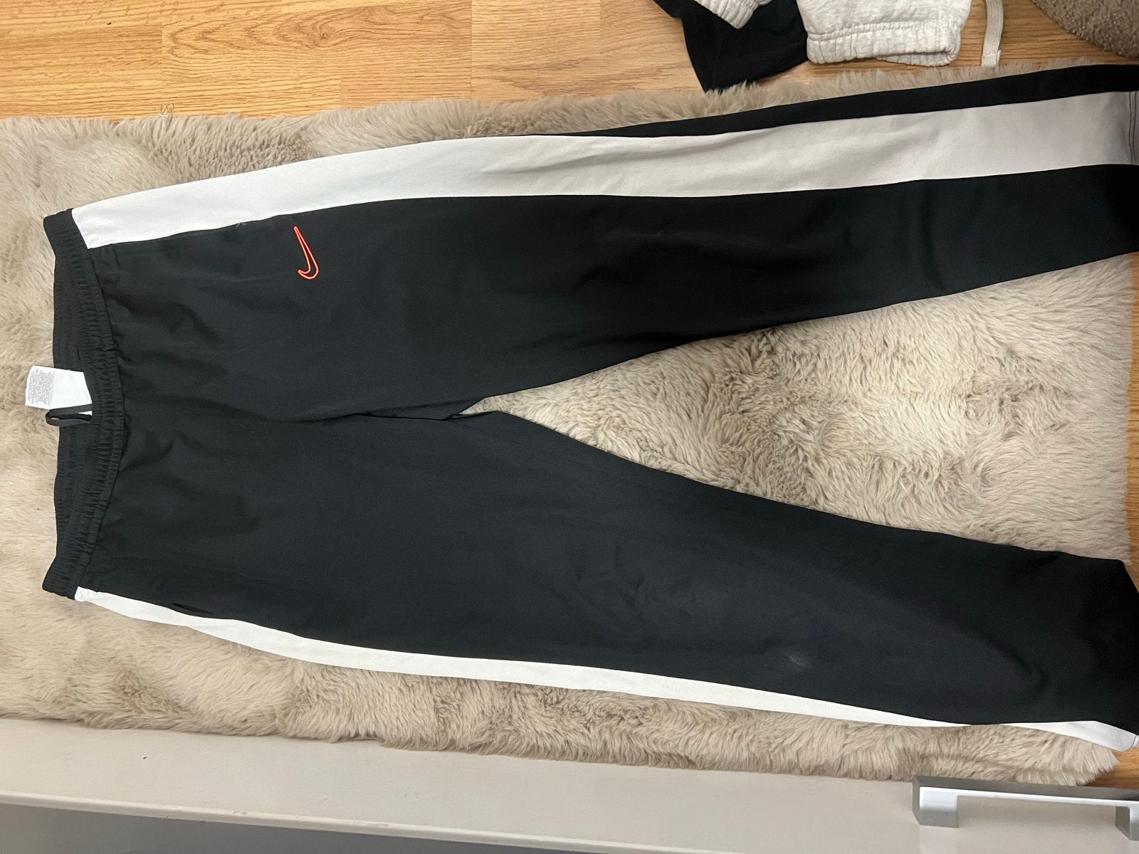 Nike trainingspak maat S - Zwart/Wit, Kleding | Dames, Ophalen of Verzenden, Gedragen, Maat 36 (S), Zwart
