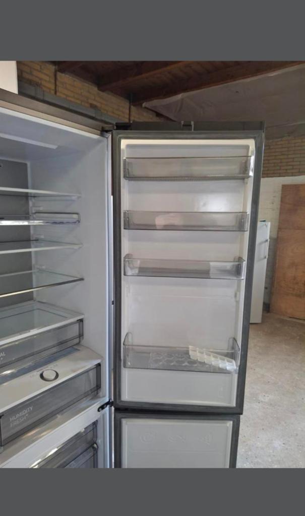 Samsung Koel-vriescombinatie  Zo goed als nieuw, Onbekend@voorbeeld.com, 200 liter of meer, 60 cm of meer, Zo goed als nieuw