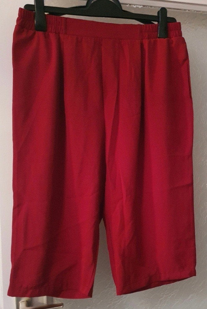 Rode driekwart broek / capri broek Maat: XXL, Maat 46/48 (XL) of groter, Nieuw, Ophalen of Verzenden, Driekwart