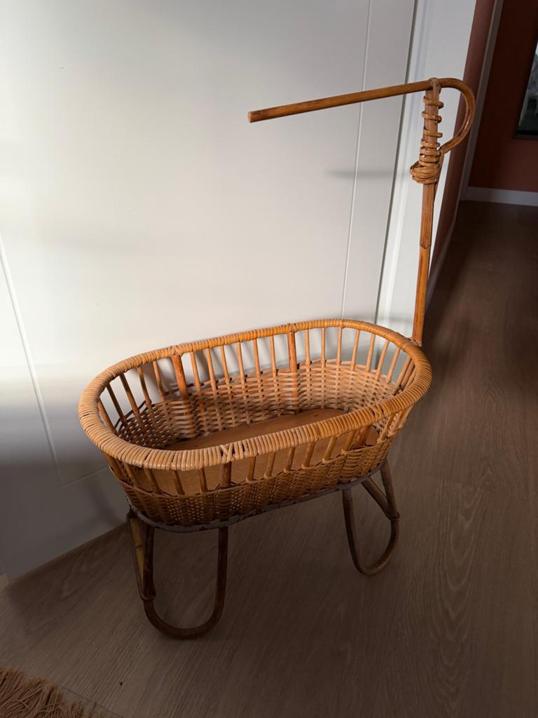 Vintage rotan poppen wiegje, Ophalen, Gebruikt, Overige typen