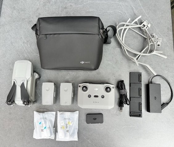 DJI Mavic Air 2 Fly more combo + prop guards, 250 tot 900 gram, Cameradrone, 5 tot 10 kilometer, Zo goed als nieuw