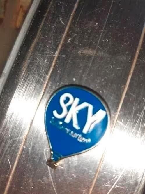 Sky Pin Speldje - Blauwe Luchtballon, Verzamelen, Ophalen of Verzenden