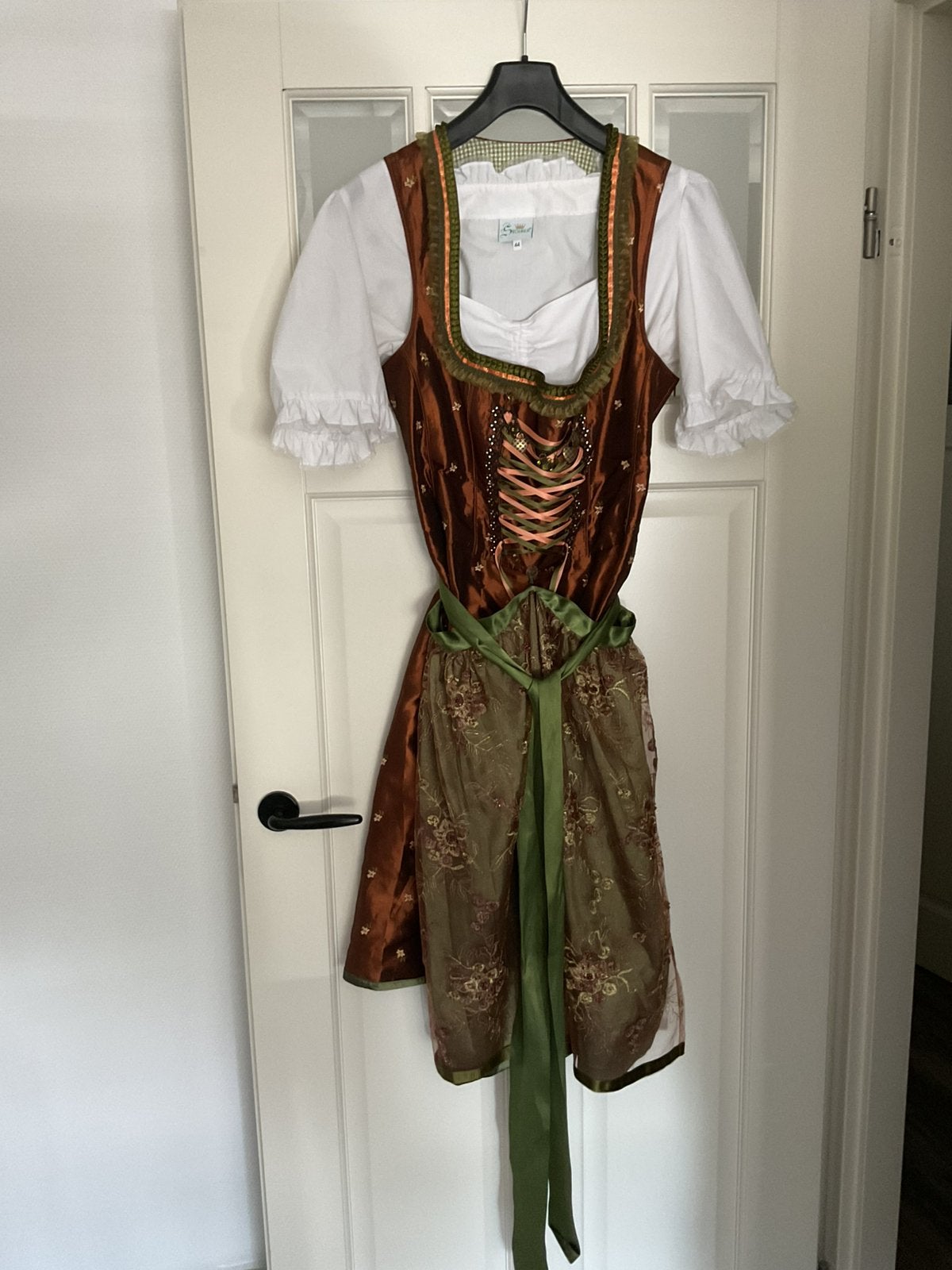 Dirndl Tramontana met Stroiber blouse voor Oktoberfest., Kleding | Dames, Verzenden, Zo goed als nieuw, Maat 42/44 (L), Overige thema's