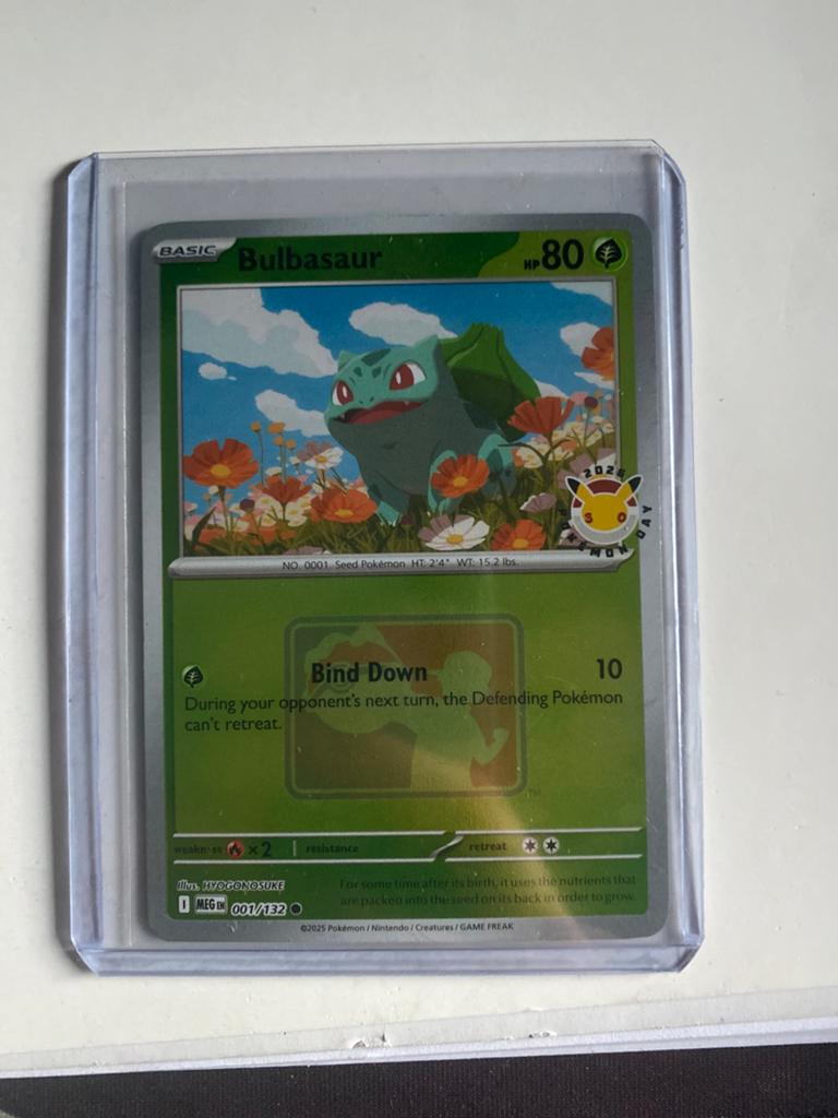 Bulbasaur Pokémon kaart 001/132 (Celebrations Classic), Ophalen of Verzenden, Zo goed als nieuw, Losse kaart