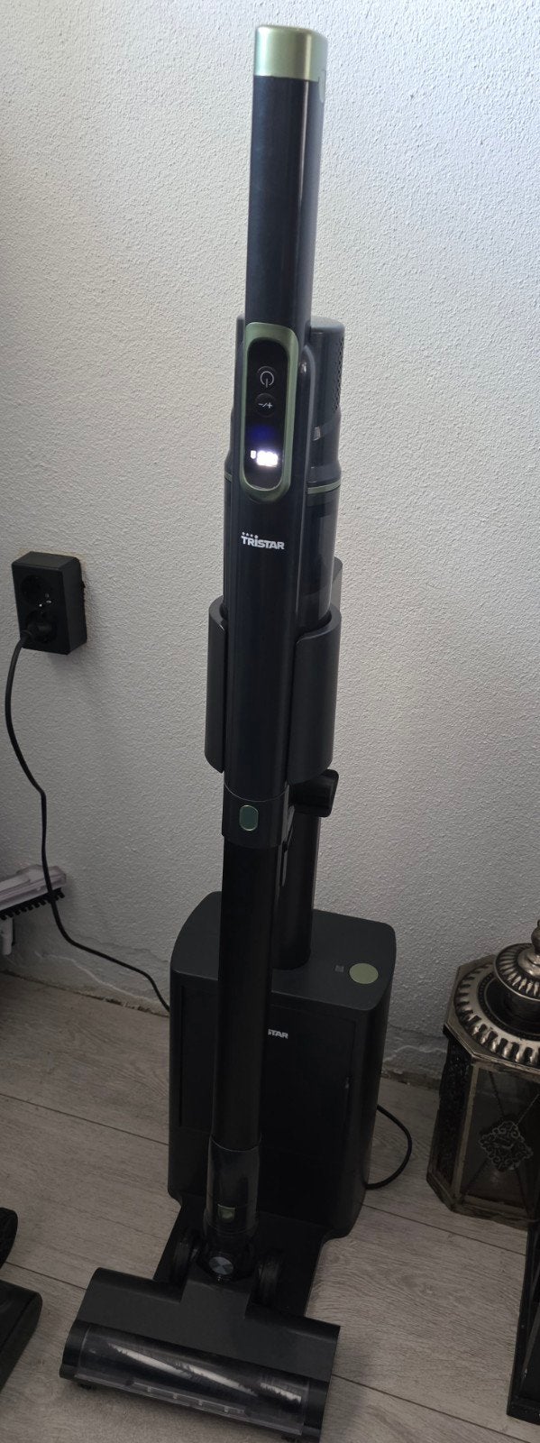 Tristar Draadloze Steelstofzuiger met Oplaadstation + 2 Zakk, Ophalen