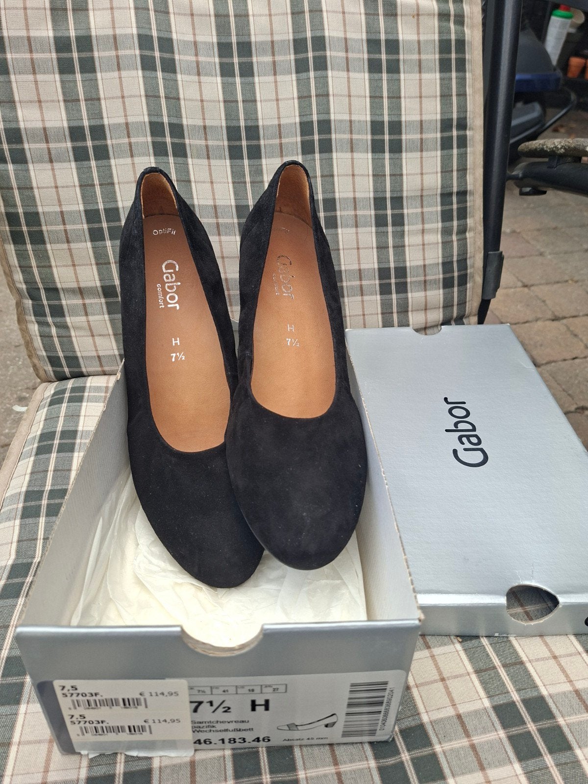Gabor zwarte suède pumps -  1 x gedragen Maat 7.5 (41), Ophalen of Verzenden