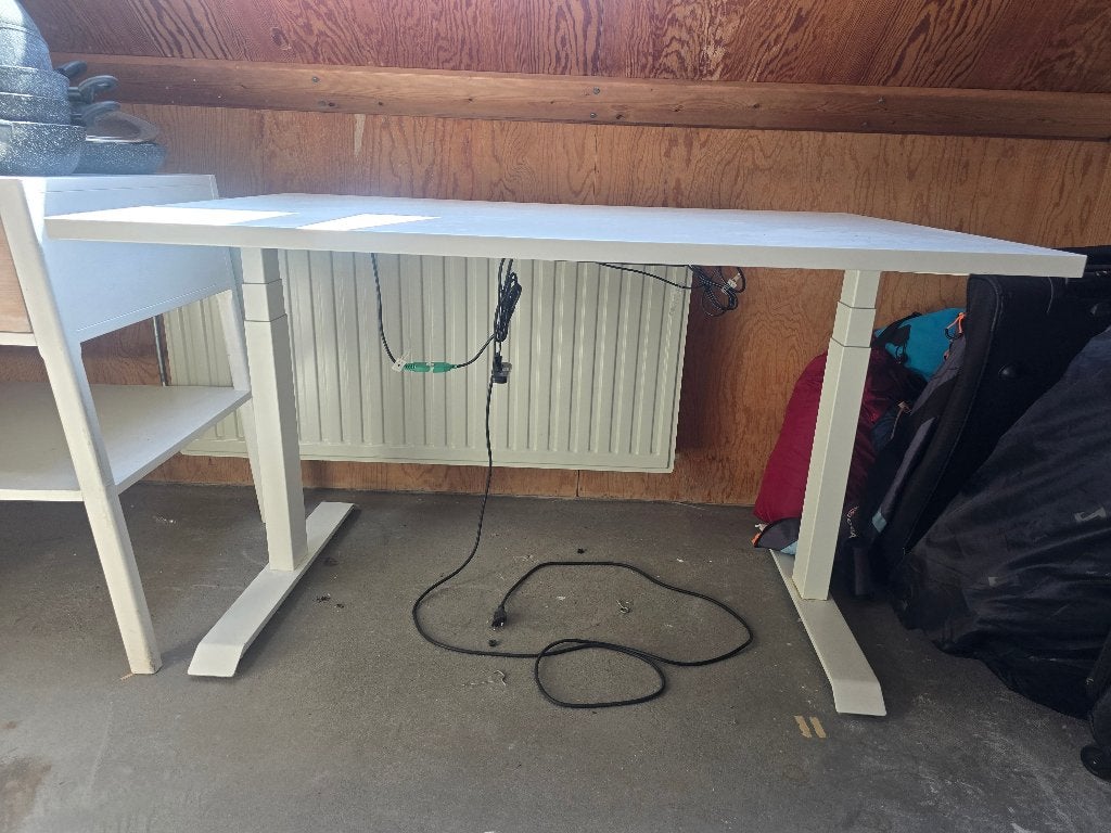 Elektrisch verstelbaar bureau, Ophalen, Gebruikt, 120 cm, Overige merken