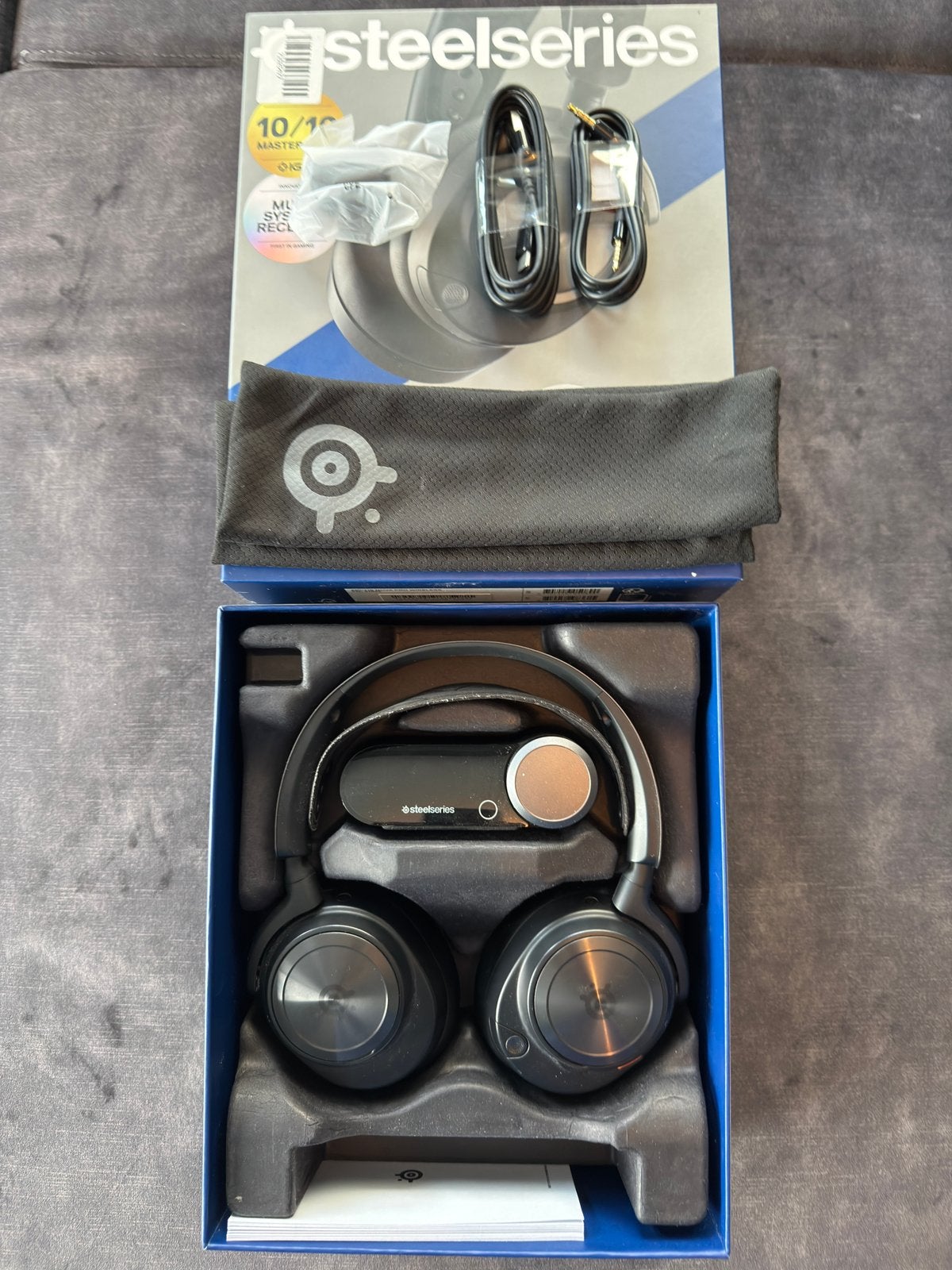 Steelseries Arctis Nova Pro, Op oor (supra aural), Zo goed als nieuw, Draadloos, Ophalen