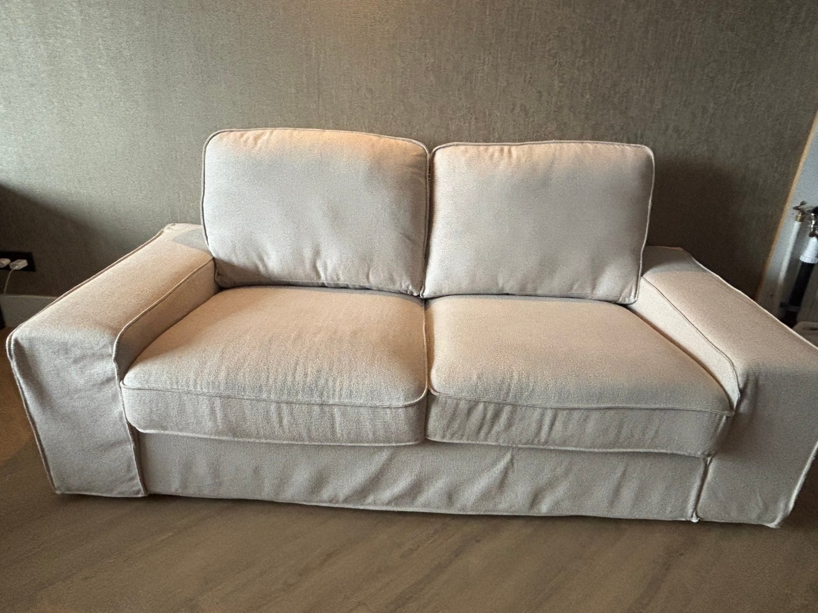 Ikea kivik licht beige 2 zitsbank, Huis en Inrichting, Banken | Bankstellen, Ophalen, Gebruikt, Tweepersoons, 75 tot 100 cm