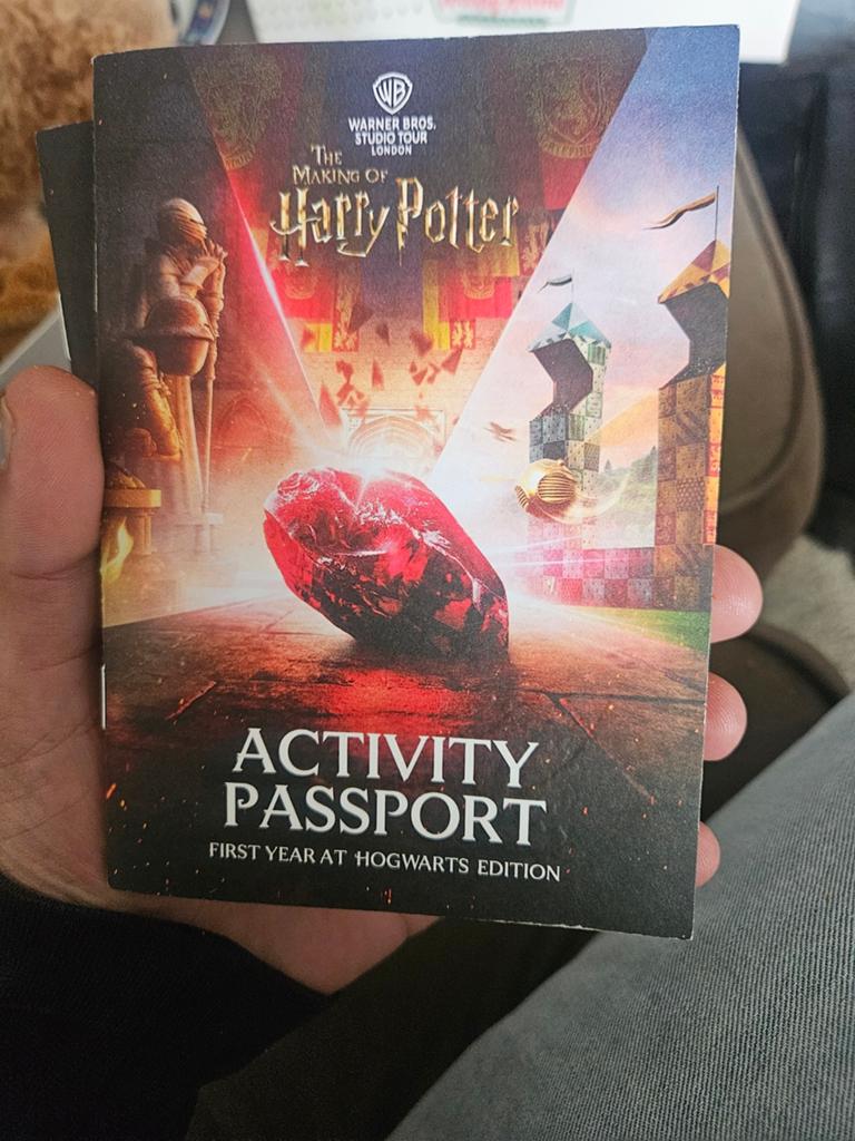 Harry Potter Studio Tour Activiteitenpaspoort, Ophalen of Verzenden, Nieuw, Boek of Poster