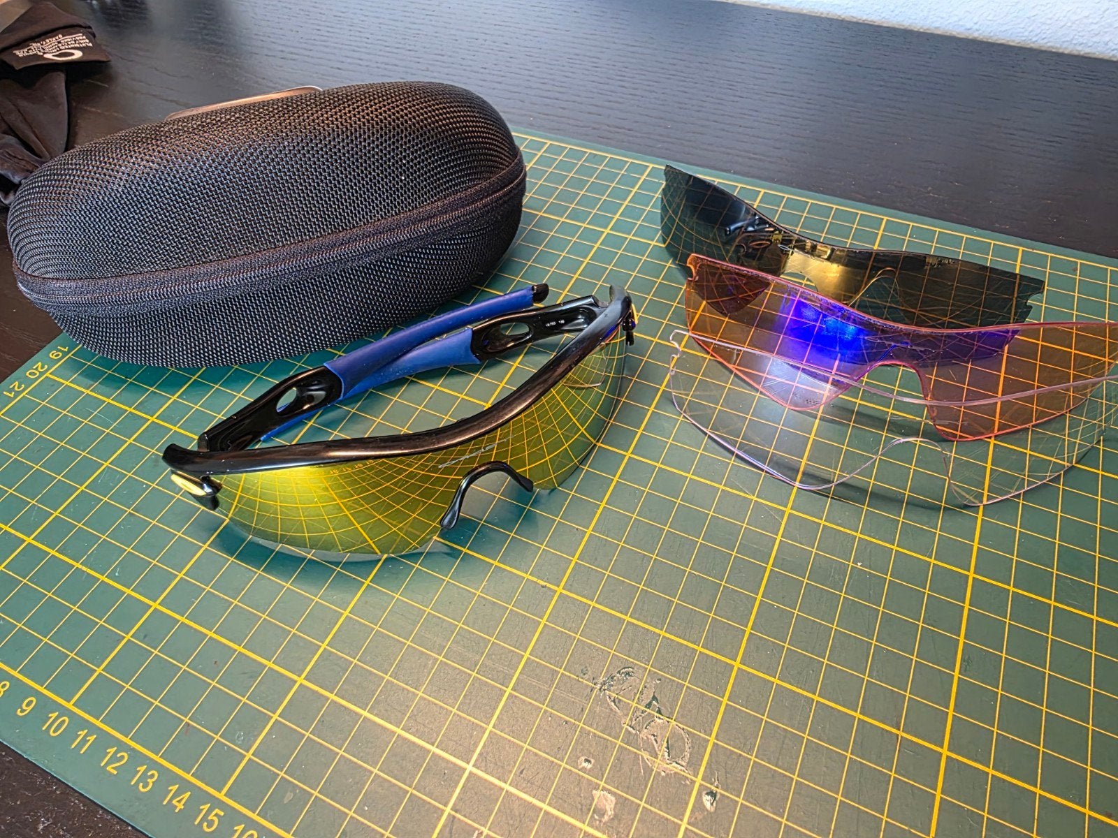 Oakley Radar Path Livestrong Edition met 4 lenzen, Gebruikt, Zonnebril, Zwart, Ophalen of Verzenden