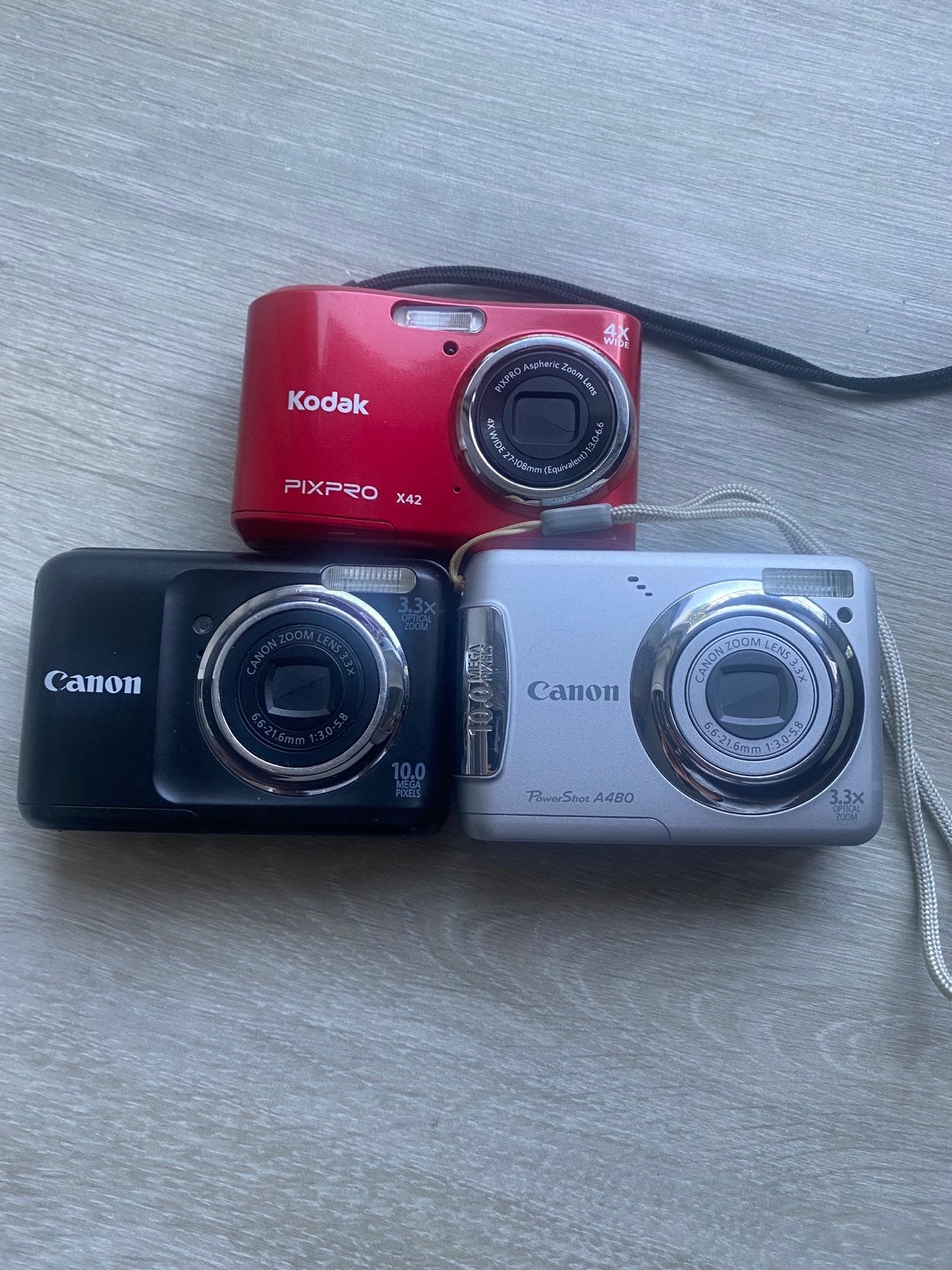 3 Compactcamera's: Kodak Pixpro X42 & 2x Canon PowerShot