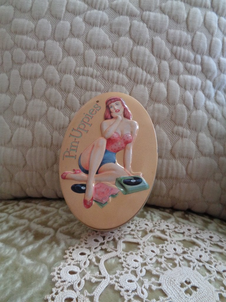Vintage Pin-Uppies Blikje ** Mimosa **, Ophalen of Verzenden, Gebruikt, Overige