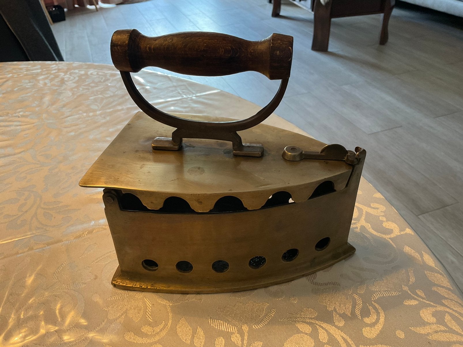 Antiek strijkijzer op kolen - decoratief messing, Ophalen of Verzenden