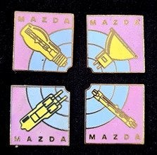 Mazda electra kwartet pins, Verzamelen, Verzenden, Nieuw, Merk, Speldje of Pin