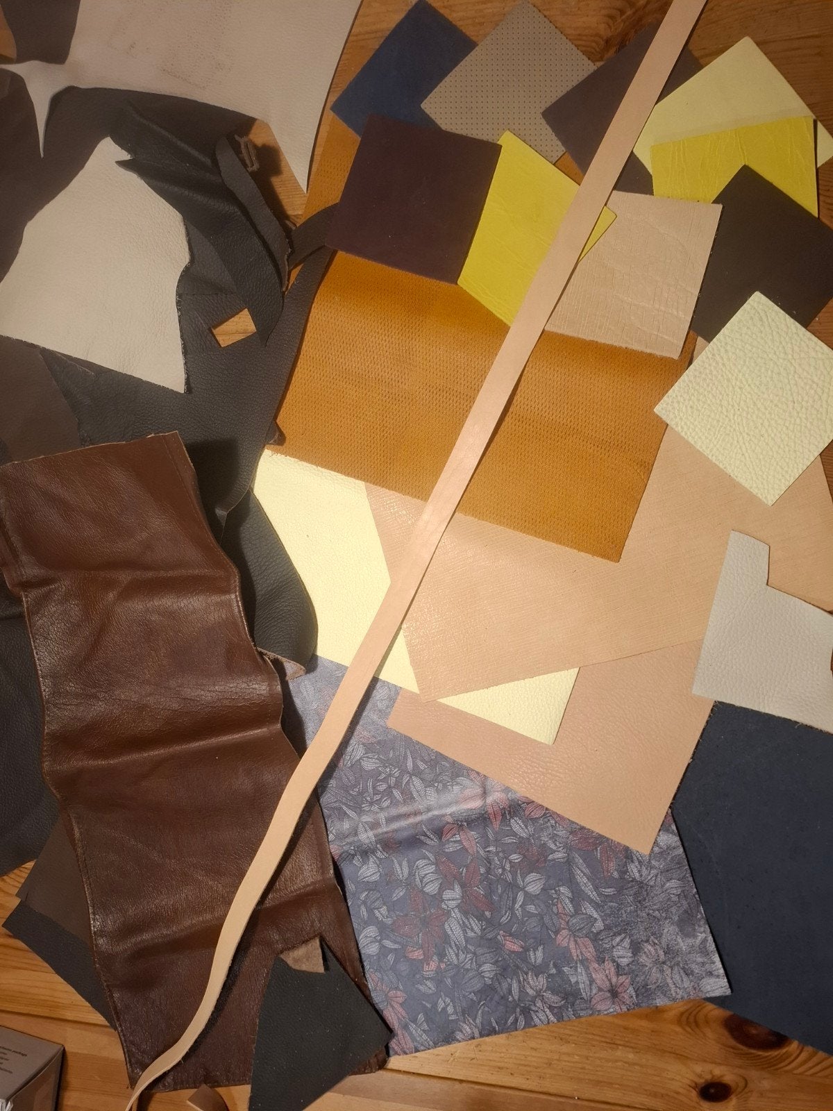 Restanten leer, diverse afmetingen., Hobby en Vrije tijd, Stoffen en Lappen, Verzenden, Katoen, 30 tot 200 cm, 120 cm of meer