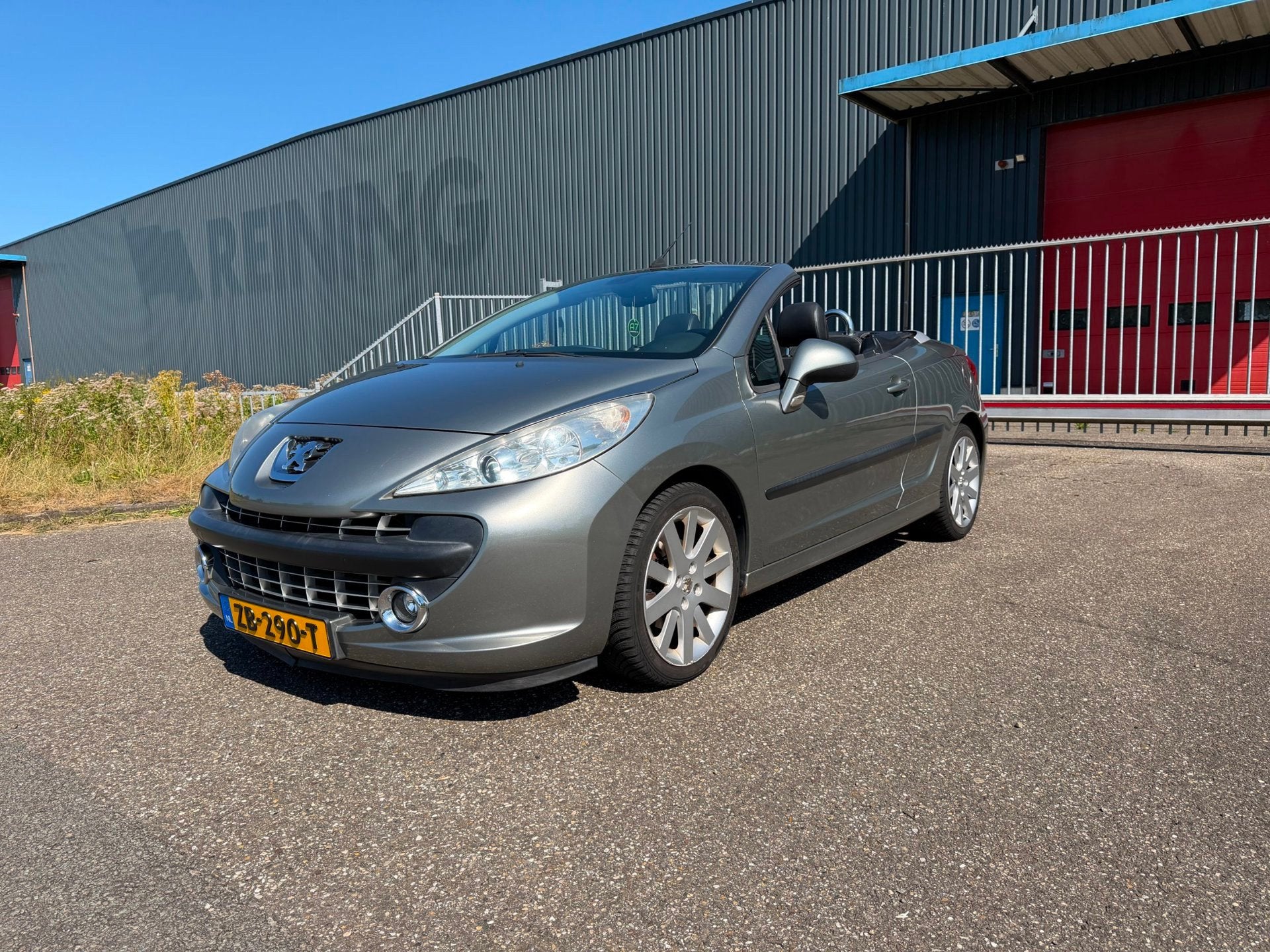 Peugeot 207 CC 1.6-16V T Sport INRUIL MOGELIJK., Voorwielaandrijving, Gebruikt, 4 cilinders, 4 stoelen