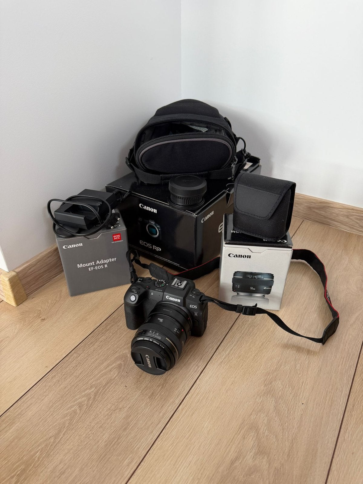 Canon EOS RP + EF 50mm f/1.4 USM + Mount adapter EF-EOS R, Ophalen, Canon, Overige typen, Zo goed als nieuw